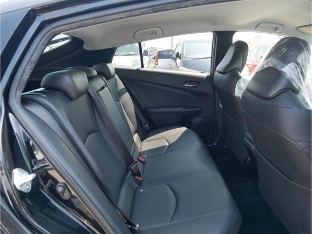 プリウス Ｓツーリングセレクション　モデリスタＩＣＯＮＩＣＳＴＹＬＥフルエアロ　１９インチアルミ＆新品タイヤ　純正９インチナビ・ＴＶ・Ｂｌｕｅｔｏｏｔｈ・バックカメラ　トヨタセーフティセンス　オートクルーズ　ピラーパネル新品（44枚目）