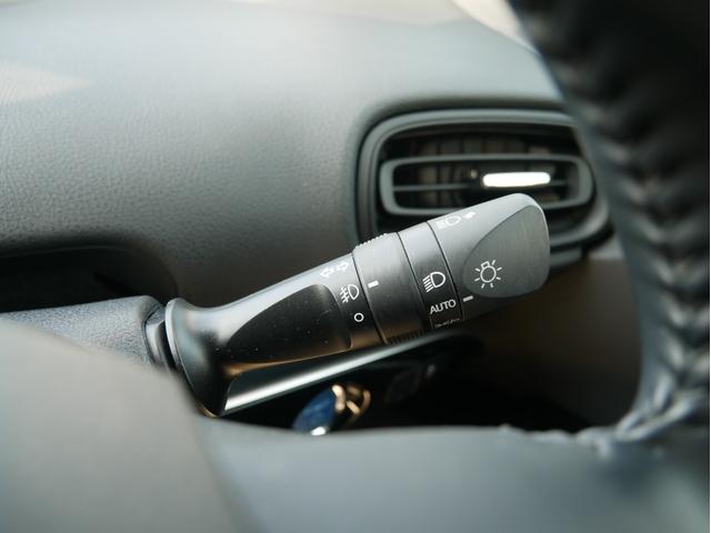 プリウス SセーフティプラスII 純正ディスプレイオーディオナビ 全方位モニター トヨタセーフティセンス クルーズコントロール ブラインドスポットモニター オートエアコン(12枚目)