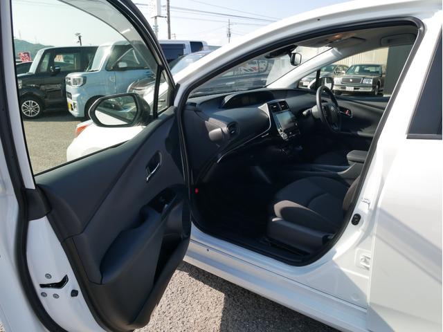 プリウス SセーフティプラスII 純正ディスプレイオーディオナビ 全方位モニター トヨタセーフティセンス クルーズコントロール ブラインドスポットモニター オートエアコン(17枚目)