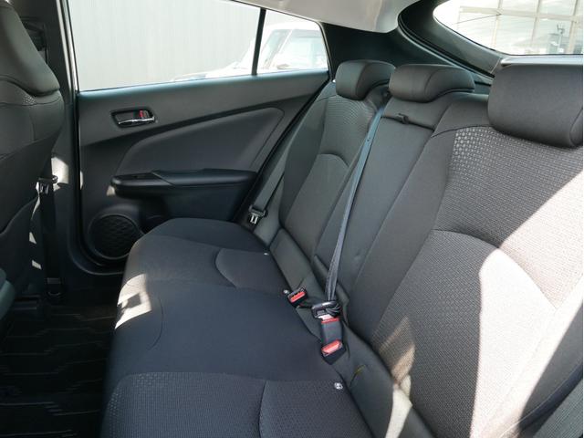 プリウス SセーフティプラスII 純正ディスプレイオーディオナビ 全方位モニター トヨタセーフティセンス クルーズコントロール ブラインドスポットモニター オートエアコン(20枚目)