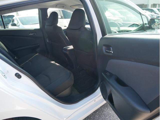 プリウス SセーフティプラスII 純正ディスプレイオーディオナビ 全方位モニター トヨタセーフティセンス クルーズコントロール ブラインドスポットモニター オートエアコン(21枚目)