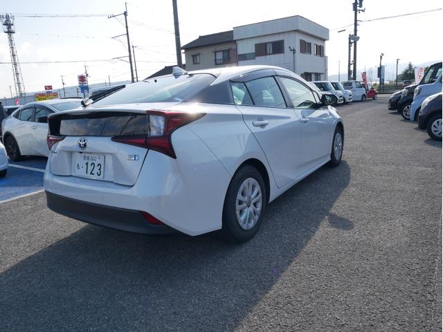 プリウス SセーフティプラスII 純正ディスプレイオーディオナビ 全方位モニター トヨタセーフティセンス クルーズコントロール ブラインドスポットモニター オートエアコン(31枚目)