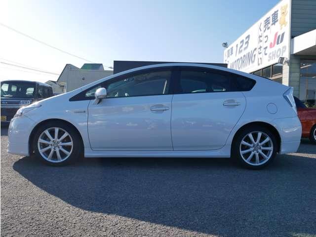 プリウス Ｓツーリングセレクション　モデリスタエアロ　シートカバー　純正ナビ・ＴＶ・バックカメラ　ＥＴＣ　１７インチアルミ　車検整備付き　インテリアパネル　プッシュスタート・スマートキー（24枚目）