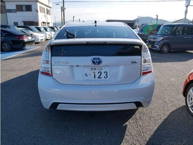 プリウス Ｓツーリングセレクション　モデリスタエアロ　シートカバー　純正ナビ・ＴＶ・バックカメラ　ＥＴＣ　１７インチアルミ　車検整備付き　インテリアパネル　プッシュスタート・スマートキー（26枚目）