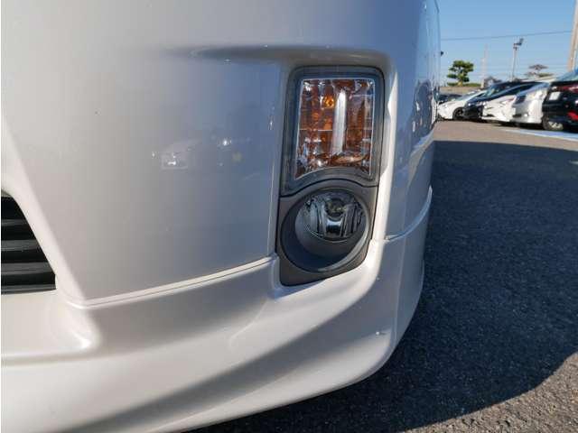 プリウス Ｓツーリングセレクション　モデリスタエアロ　シートカバー　純正ナビ・ＴＶ・バックカメラ　ＥＴＣ　１７インチアルミ　車検整備付き　インテリアパネル　プッシュスタート・スマートキー（32枚目）