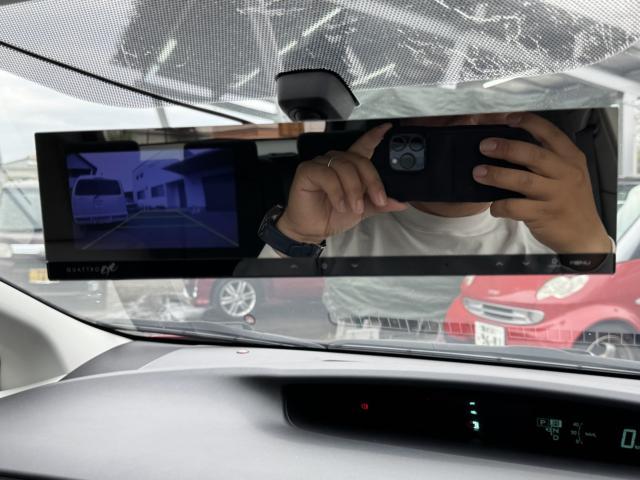プリウス Ｓツーリングセレクション　ＨＤＤナビ　ワンセグ　ＨＤＤマルチナビ　スマートキ　キーフリー　ナビＴＶ　ＬＥＤランプ　１セグ　フルオートエアコン　エアＢ　Ｗエアバック　パワステ　パワーウィンド　衝突安全ボディ（7枚目）