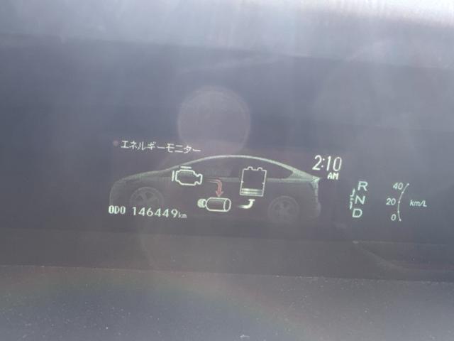 プリウス Ｓ　ＥＴＣ　バックカメラ　ＴＶ　アルミホイール　オートライト　ＨＩＤ　ＣＶＴ　スマートキー　アイドリングストップ　電動格納ミラー　盗難防止システム　ＣＤ　衝突安全ボディ　ＡＢＳ　ＥＳＣ　エアコン（12枚目）
