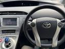 プリウス Ｓ　ＥＴＣ　バックカメラ　ＴＶ　アルミホイール　オートライト　ＨＩＤ　ＣＶＴ　スマートキー　アイドリングストップ　電動格納ミラー　盗難防止システム　ＣＤ　衝突安全ボディ　ＡＢＳ　ＥＳＣ　エアコン（2枚目）