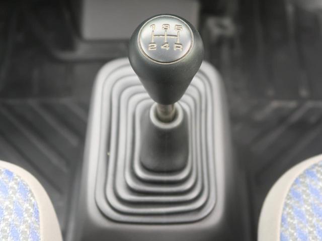 SDX 4WD 5速MT キーレス ヘッドライトレベライザー 荷台マット 荷台ランプ マニュアルエアコン フロアマット ABS エアバック サンバイザー ドアバイザー シガーソケット 禁煙車(3枚目)