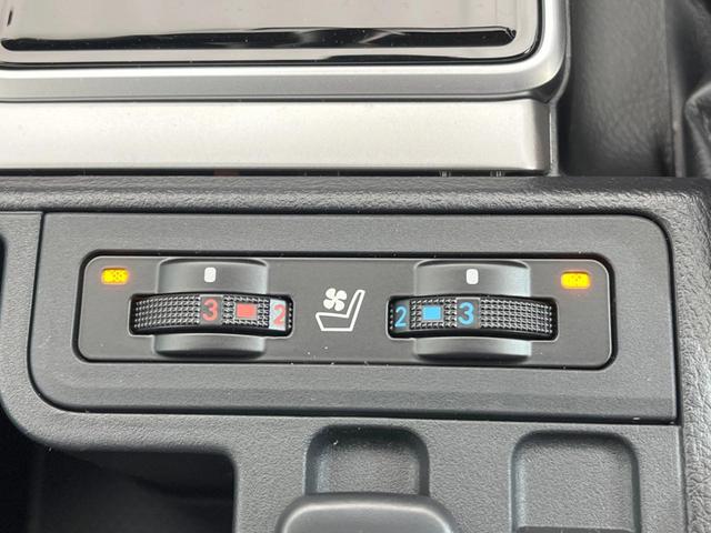 TX Lパッケージ マットブラックエディション ムーンルーフ 4WD セーフティセンス 前席シートベンチレーション レーダークルーズ ブラックルーフレール 黒本革シート スマートキー LEDヘッド グレード専用18アルミ 前席パワーシート(5枚目)