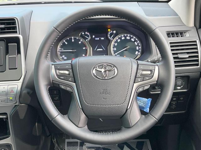 TX Lパッケージ マットブラックエディション ムーンルーフ 4WD セーフティセンス 前席シートベンチレーション レーダークルーズ ブラックルーフレール 黒本革シート スマートキー LEDヘッド グレード専用18アルミ 前席パワーシート(12枚目)