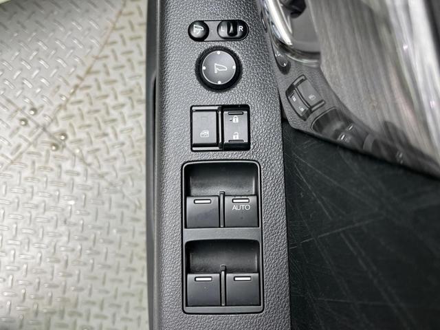 アブソルート 7人乗り メーカー純正ナビ 後席モニター 両側電動ドア CTBA LEDヘッド ETC ハーフレザーシート 純正18アルミ クルコン リアオートエアコン スマートキー フォグ 革巻きステアリング(34枚目)