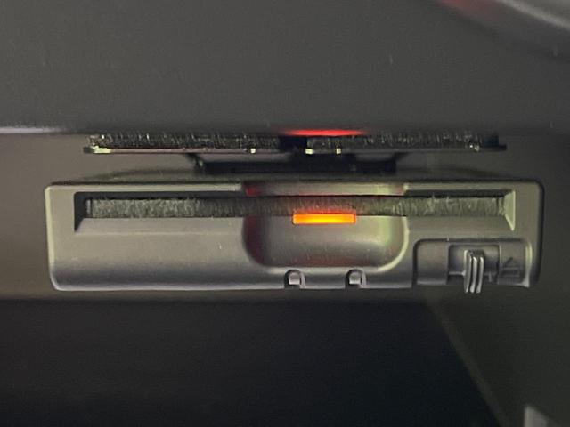 e-パワー メダリスト エマージェンシーブレーキ 純正ナビ 全周囲カメラ 禁煙車 フルセグ Bluetooth ETC LEDヘッド コーナーセンサー スマートキー 革巻きステアリング 純正15アルミ デジタルインナーミラー(8枚目)