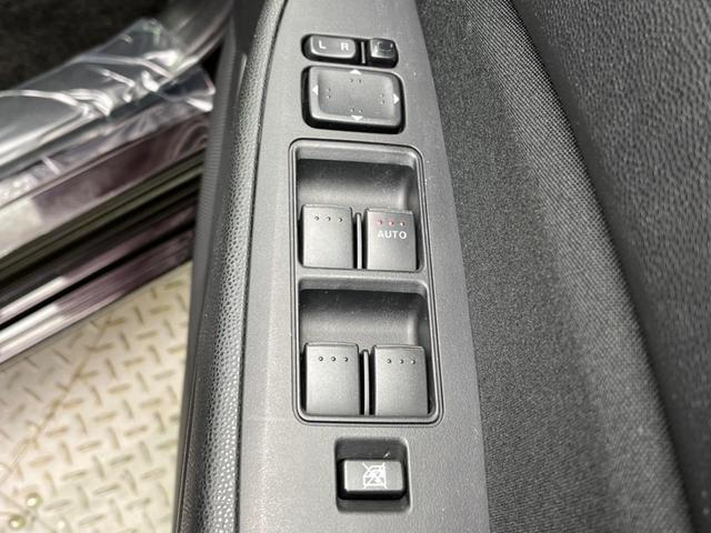 20S 両側電動ドア 純正ナビ バックカメラ Bluetooth ETC HIDヘッド スマートキー 純正16アルミ フォグ オートライト オートエアコン アイドリングストップ 革巻きステアリング(31枚目)