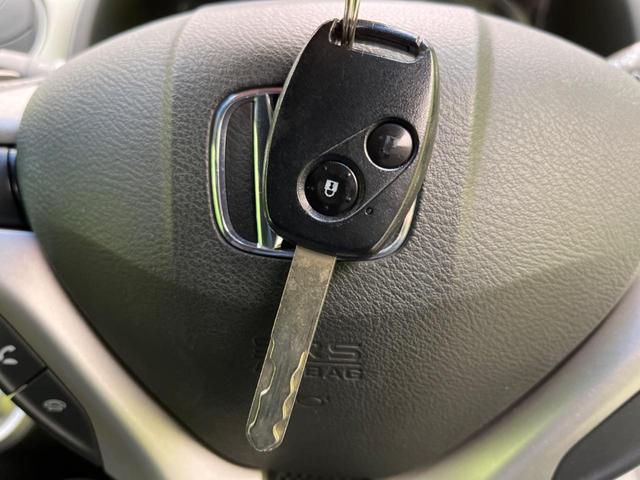 RSZ HDDナビパッケージ 後席モニター 禁煙車 純正ナビ ETC HIDヘッド オートライト 革巻きステアリング ステアリングスイッチ パドルシフト フォグ DVD再生 地デジ オートエアコン(28枚目)