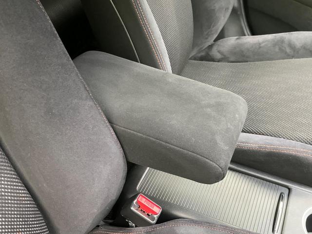 RSZ HDDナビパッケージ 後席モニター 禁煙車 純正ナビ ETC HIDヘッド オートライト 革巻きステアリング ステアリングスイッチ パドルシフト フォグ DVD再生 地デジ オートエアコン(30枚目)