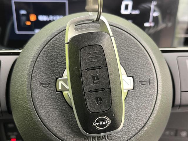X プロパイロット インテリジェントエマージェンシーブレーキ LEDヘッド 革巻きステアリング パドルシフト オートライト デュアルオートエアコン スマートキー アイドリングストップ 電動格納ミラー(5枚目)