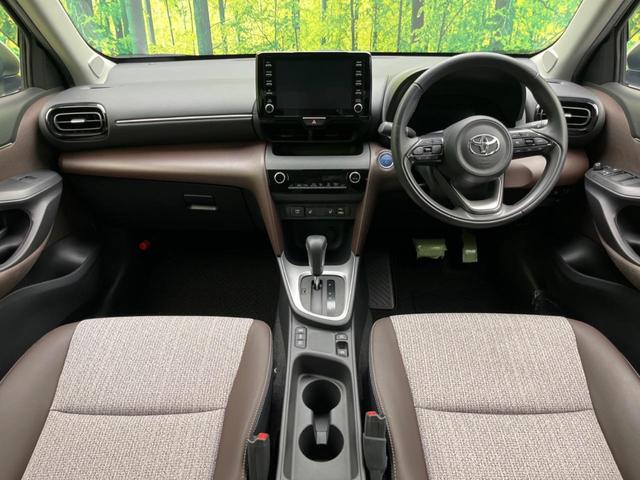 ヤリスクロス ハイブリッドＺ　禁煙車　パノラミックビューモニター　ブラインドスポットモニター　純正８型ナビ機能付きディスプレイオーディオ　セーフティセンス　レーダークルーズコントロール　ＬＥＤヘッドライト　運転席パワーシート（2枚目）