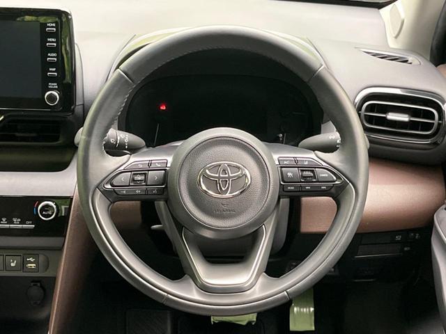 ヤリスクロス ハイブリッドＺ　禁煙車　パノラミックビューモニター　ブラインドスポットモニター　純正８型ナビ機能付きディスプレイオーディオ　セーフティセンス　レーダークルーズコントロール　ＬＥＤヘッドライト　運転席パワーシート（10枚目）