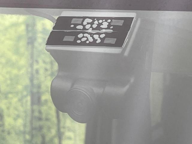 タント カスタムＸ　電動スライド　純正ＳＤナビ　バックカメラ　禁煙車　ドラレコ　スマートキー　ＨＩＤヘッド　オートエアコン　純正１４インチアルミ　ＣＤ　ドアバイザー　フォグライト　地デジ　電動格納ミラー（6枚目）