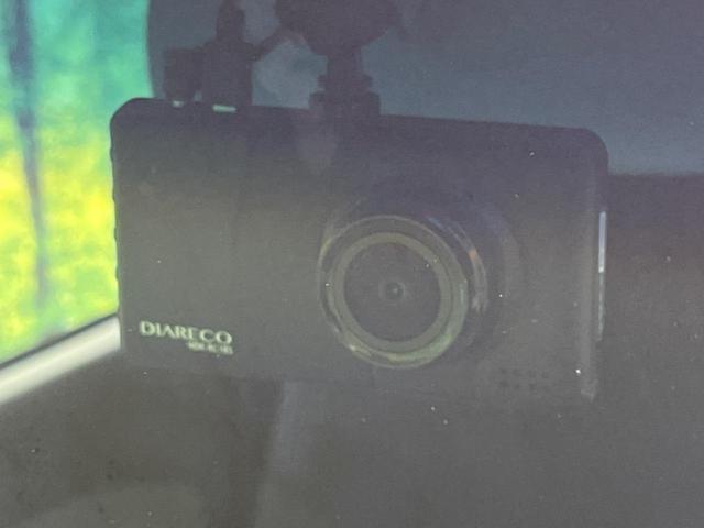 【ドライブレコーダー】安心・安全なカーライフに必須のドライブレコーダーを装備!走行中はもちろん、あおり運転や事故に遭遇した際の状況も映像で記録し、万一のリスクに備えます。