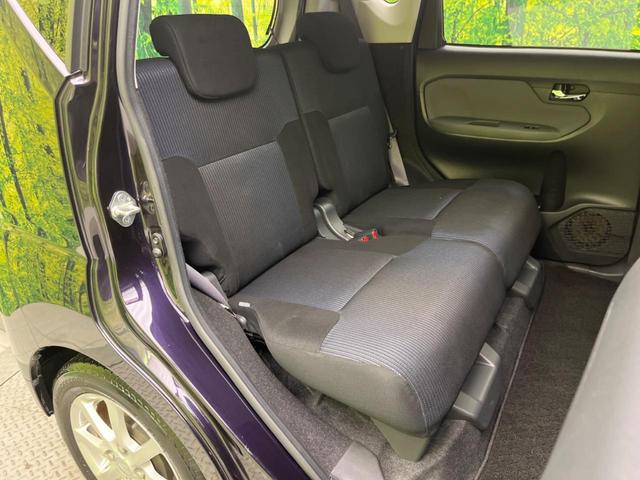 後部座席も気になるようなキズ・汚れやへたり等、大きなダメージはなく、良好な状態です。