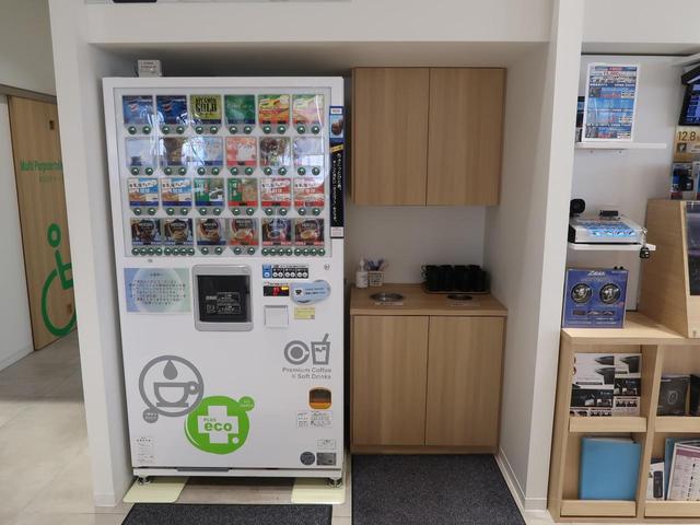 スペーシアカスタムZ ベースグレード 禁煙車 Kenwoodナビ 運転席シートヒーター 電動スライドドア スマートキー HIDヘッドライト オートエアコン 純正14インチアルミホイール アイドリングストップ(75枚目)