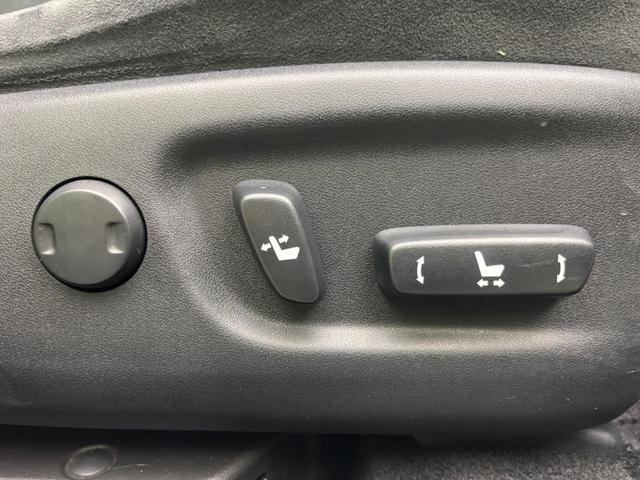 CT CT200h バージョンC 禁煙車 純正ナビ バックカメラ 前席パワーシート 前席シートヒーター ETC オートエアコン コーナーセンサー クルーズコントロール パドルシフト 純正16インチアルミホイール 革巻きステアリング(5枚目)