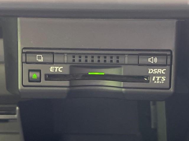 CT CT200h バージョンC 禁煙車 純正ナビ バックカメラ 前席パワーシート 前席シートヒーター ETC オートエアコン コーナーセンサー クルーズコントロール パドルシフト 純正16インチアルミホイール 革巻きステアリング(6枚目)