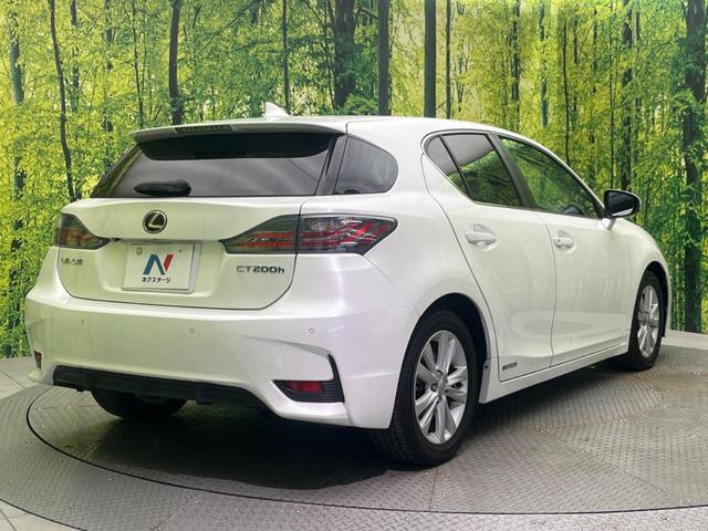 CT CT200h バージョンC 禁煙車 純正ナビ バックカメラ 前席パワーシート 前席シートヒーター ETC オートエアコン コーナーセンサー クルーズコントロール パドルシフト 純正16インチアルミホイール 革巻きステアリング(17枚目)