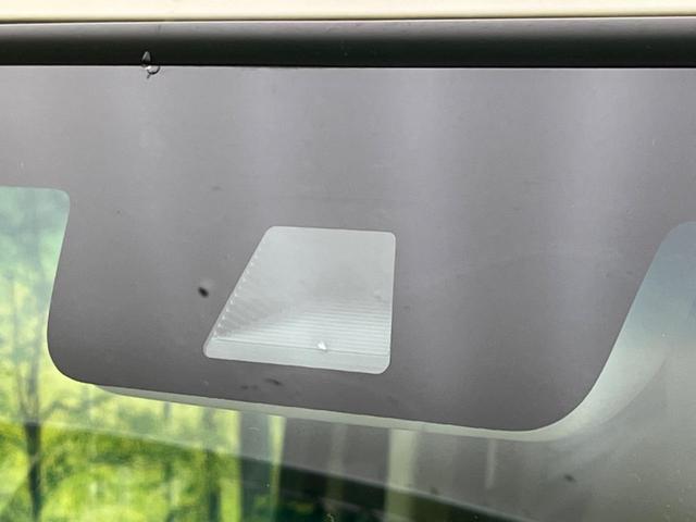 【ホンダセンシング】走行中に前方の車両等を認識し、衝突しそうな時は警報とブレーキで衝突回避と被害軽減をアシスト。より安全にドライブをお楽しみいただけます。