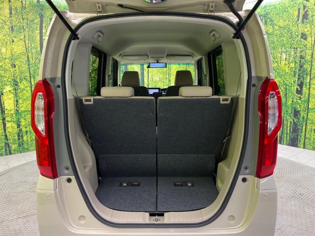 ラゲッジルームは、大容量のスペースを確保。普段のお買い物からレジャーまで、幅広く活躍してくれます!また、リアシートを倒すことでバリエーション豊かにお使いいただけます。