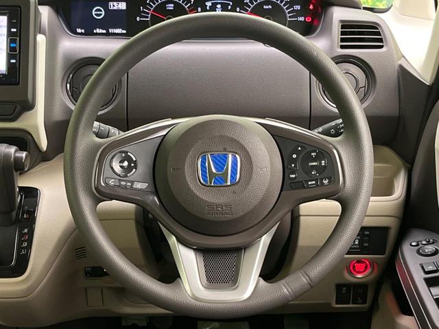 【ステアリングスイッチ】運転中、前方から目線をそらすことなく、オーディオ等の操作が可能な便利機能!安心&快適なドライブを演出してくれます♪