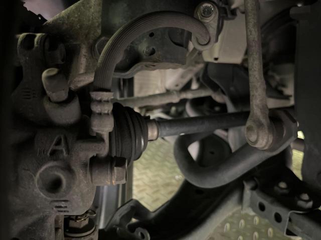 お車を安心してお乗りいただく為には、足回りの定期点検が欠かせません。サービスサポート(有償保証)では無料点検もご提供しており、安心のカーライフをお過ごしいただけるサポート体制が整っています。