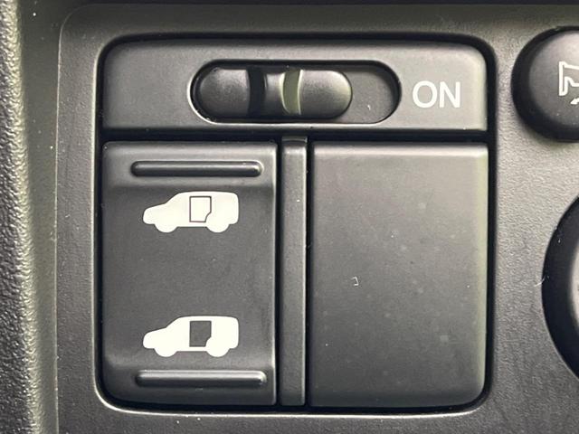 フリード G エアロ ジャストセレクション 電動スライドドア 純正ナビ バックカメラ 禁煙車 HIDヘッド ETC オートライト オートエアコン 16インチアルミ CD DVD再生 地デジ ドアバイザー プライバシーガラス(3枚目)