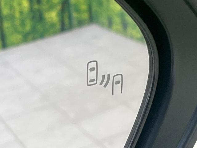 ヤリスクロス ハイブリッドＺ　パノラミックビューモニター　純正８型ディスプレイオーディオ　ブラインドスポットモニター　パワーバックドア　トヨタセーフティセンス　レーダークルーズコントロール　Ｂｌｕｅｔｏｏｔｈ（3枚目）