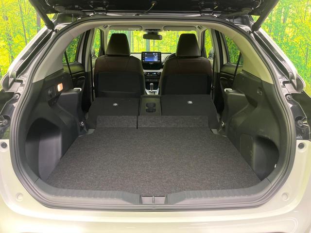 ヤリスクロス ハイブリッドＺ　パノラミックビューモニター　純正８型ディスプレイオーディオ　ブラインドスポットモニター　パワーバックドア　トヨタセーフティセンス　レーダークルーズコントロール　Ｂｌｕｅｔｏｏｔｈ（10枚目）