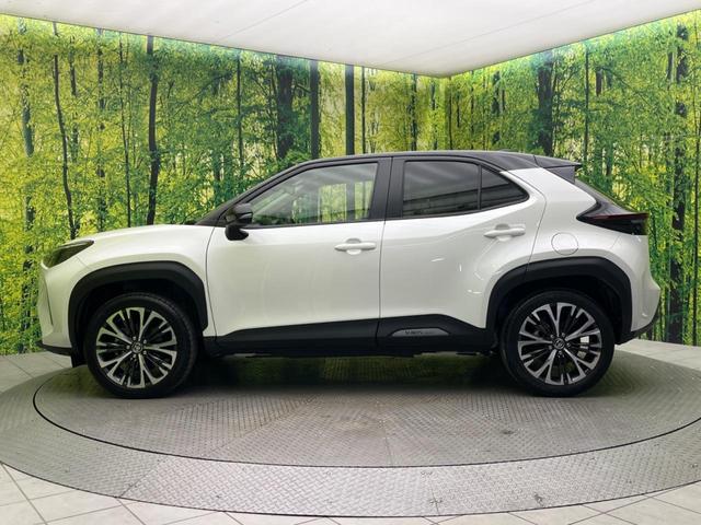 ヤリスクロス ハイブリッドＺ　パノラミックビューモニター　純正８型ディスプレイオーディオ　ブラインドスポットモニター　パワーバックドア　トヨタセーフティセンス　レーダークルーズコントロール　Ｂｌｕｅｔｏｏｔｈ（57枚目）