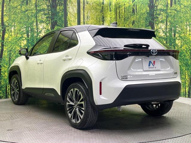 ヤリスクロス ハイブリッドＺ　パノラミックビューモニター　純正８型ディスプレイオーディオ　ブラインドスポットモニター　パワーバックドア　トヨタセーフティセンス　レーダークルーズコントロール　Ｂｌｕｅｔｏｏｔｈ（61枚目）