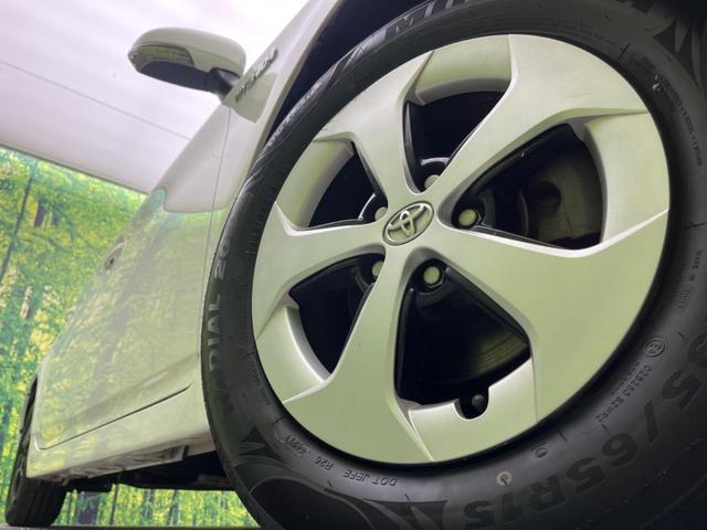 プリウス Ｓ　純正ＳＤナビ　バックカメラ　スマートキー　ＨＩＤヘッド　ビルトインＥＴＣ　オートハイビーム　オートエアコン　純正１５インチアルミ　Ｂｌｕｅｔｏｏｔｈ　ＣＤ　ＤＶＤ再生　地デジ（13枚目）