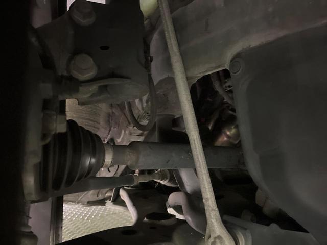 プリウス Ｓ　純正ＳＤナビ　バックカメラ　スマートキー　ＨＩＤヘッド　ビルトインＥＴＣ　オートハイビーム　オートエアコン　純正１５インチアルミ　Ｂｌｕｅｔｏｏｔｈ　ＣＤ　ＤＶＤ再生　地デジ（20枚目）