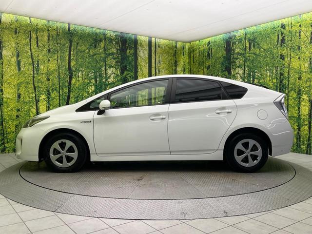 プリウス Ｓ　純正ＳＤナビ　バックカメラ　スマートキー　ＨＩＤヘッド　ビルトインＥＴＣ　オートハイビーム　オートエアコン　純正１５インチアルミ　Ｂｌｕｅｔｏｏｔｈ　ＣＤ　ＤＶＤ再生　地デジ（24枚目）