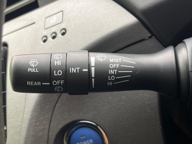 プリウス Ｓ　純正ＳＤナビ　バックカメラ　スマートキー　ＨＩＤヘッド　ビルトインＥＴＣ　オートハイビーム　オートエアコン　純正１５インチアルミ　Ｂｌｕｅｔｏｏｔｈ　ＣＤ　ＤＶＤ再生　地デジ（34枚目）