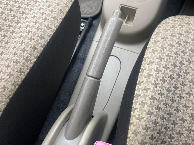 アルト F 禁煙車 ベージュファブリックシート リモコンキー パワードアロック 無塗装ブロック調フロントバンパー パワーウィンドウ セキュリティアラーム(40枚目)