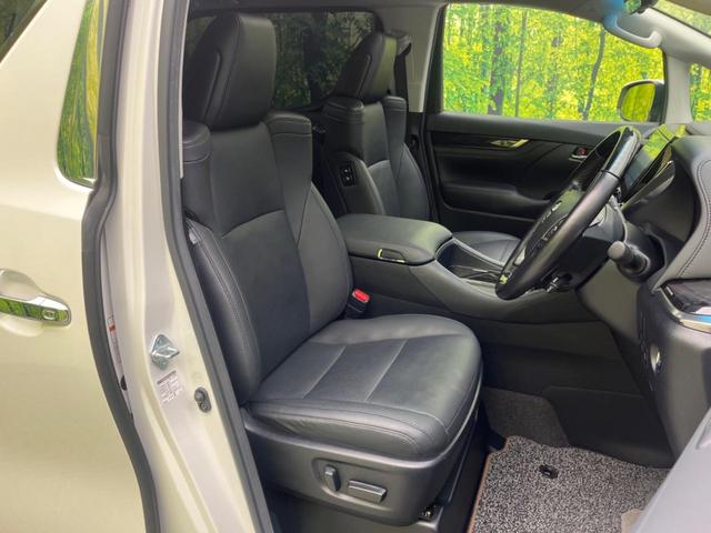 アルファード 2.5S Cパッケージ サンルーフ 両側電動ドア 後席モニター デジタルミラー 衝突被害軽減装置 レーダークルーズ 禁煙車 電動リアゲート レザー調シート 前席シートエアコン ドラレコ コーナーセンサー スマートキー(8枚目)