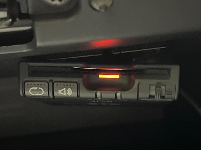 ノート X 純正ナビ バックカメラ ドラレコ Bluetooth CD フルセグ 電動格納ミラー 盗難防止装置 スマートキー オートライト プライバシーガラス 横滑り防止装置 ヘッドライトレベライザー(5枚目)