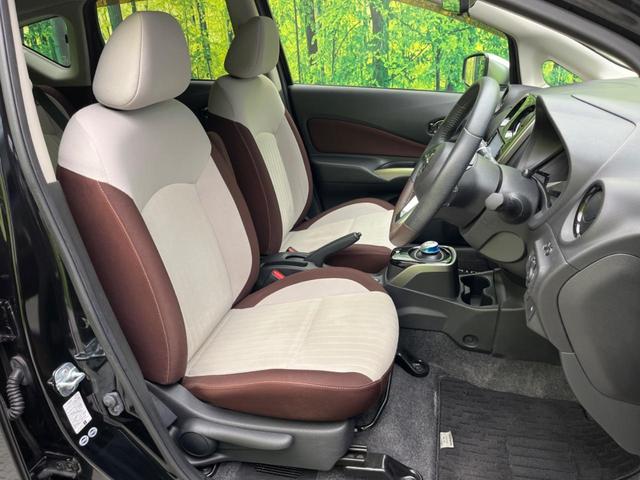 ノート ｅ－パワー　Ｘ　モード・プレミア　純正ＳＤナビ　全周囲カメラ　衝突被害軽減装置　禁煙車　コーナーセンサー　スマートキー　ＬＥＤヘッド　ＥＴＣ　オートライト　オートエアコン　純正１５インチアルミ　Ｂｌｕｅｔｏｏｔｈ　ＣＤ（8枚目）