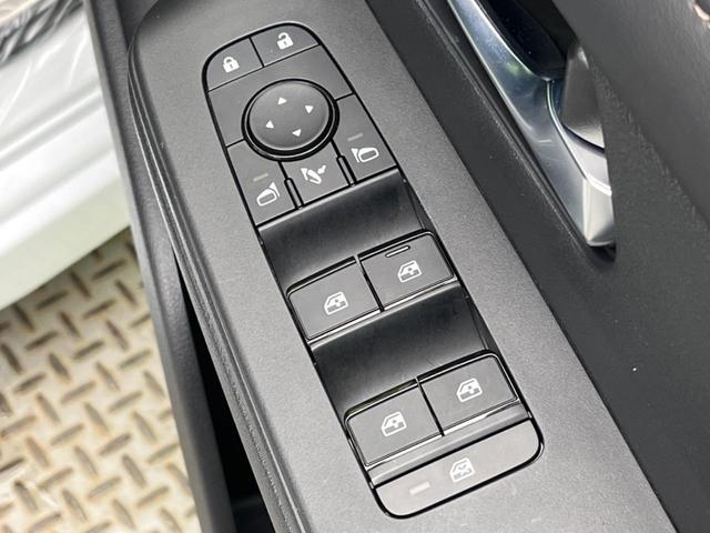 セレナ e-パワー ハイウェイスターV 純正12.3ナビ 両側電動ドア 後席モニター 全周囲ヵメラ 衝突被害軽減装置 レーダークルーズ 禁煙車 ハーフレザーシート コーナーセンサー スマートキー LEDヘッド ETC2.0 オートハイビーム(35枚目)