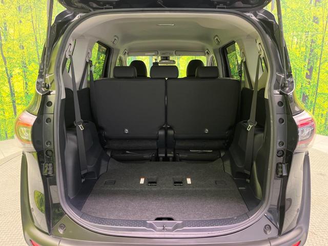 シエンタ G クエロ 両側電動ドア 全周囲カメラ 衝突被害軽減システム 禁煙車 ハーフレザーシート ドラレコ コーナーセンサー スマートキー LEDヘッド ETC2.0 オートハイビーム 車線逸脱警報 オートライト(10枚目)