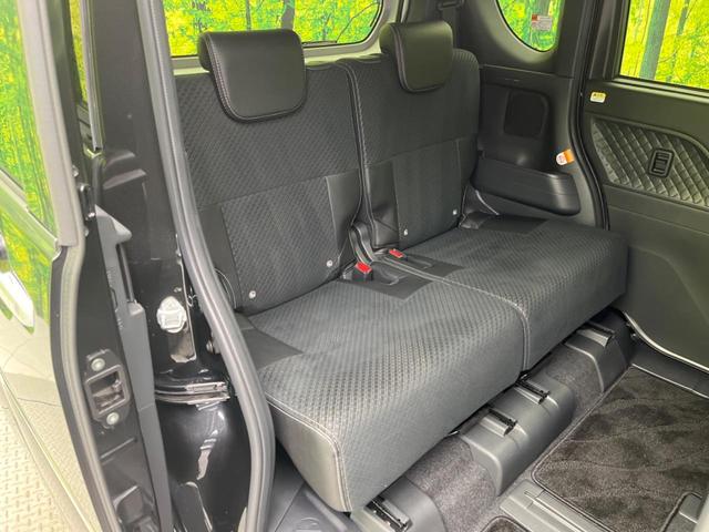 後部座席も気になるようなキズ・汚れやへたり等、大きなダメージはなく、良好な状態です。